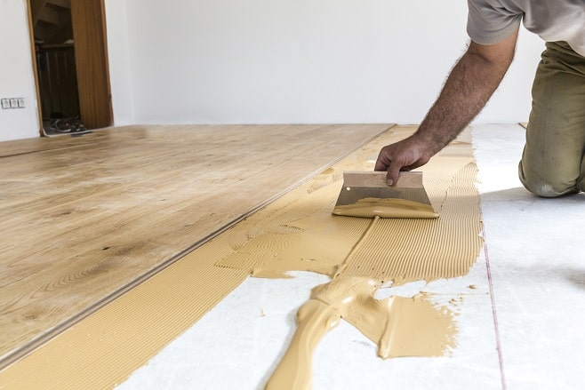 Comment poser du parquet comme un pro ? 7 étapes à suivre