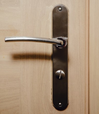 Comment changer une serrure de porte de chambre