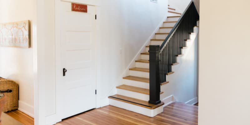 Barrière de sécurité pour l'escalier : comment la choisir et l'installer ?