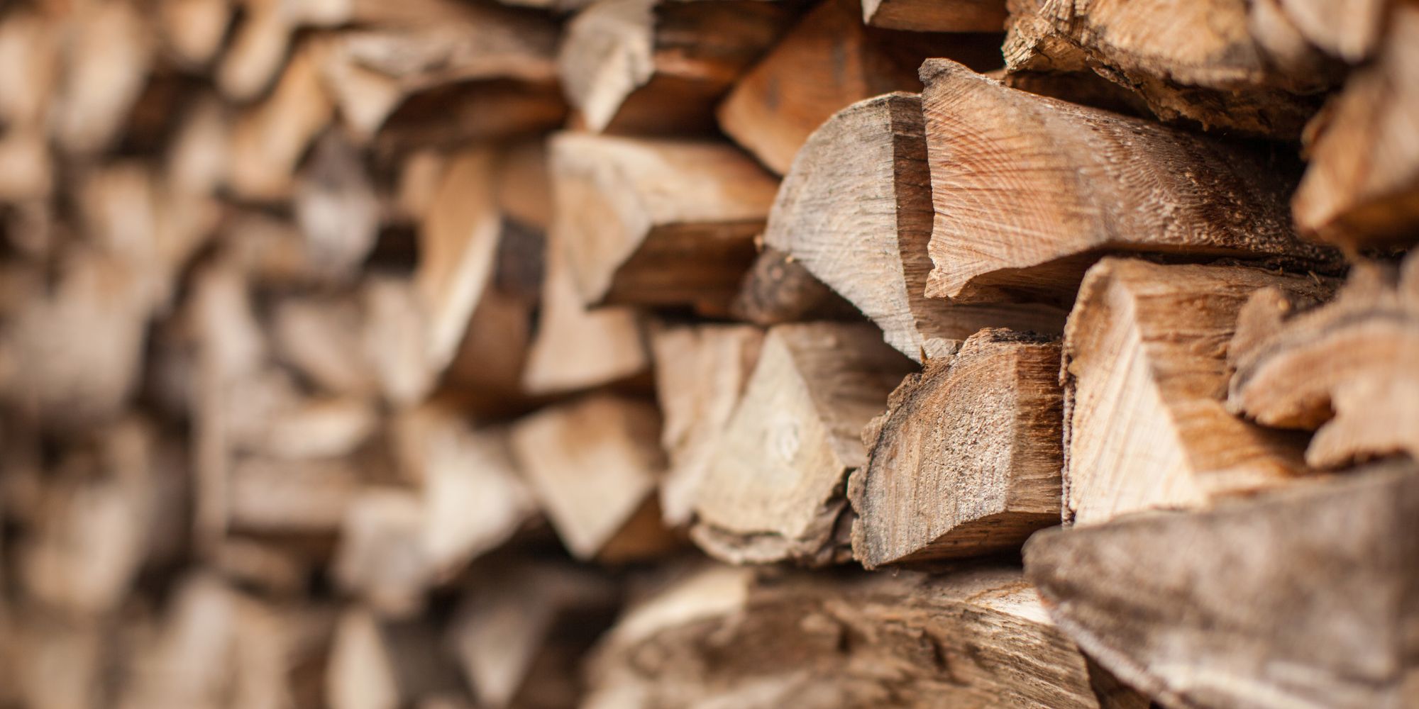 Comment mesurer l'humidité de son bois de chauffage ? - Proxi-TotalEnergies