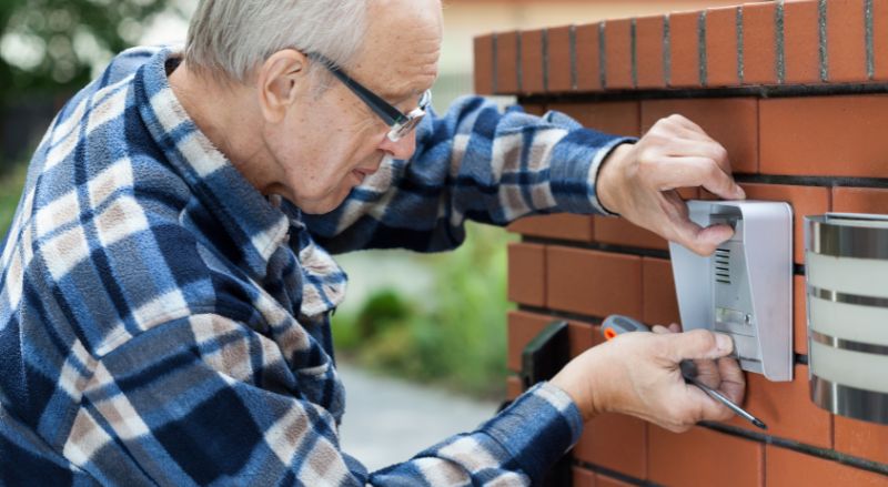 Comment réussir le branchement d'un interphone ? Étapes et conseils