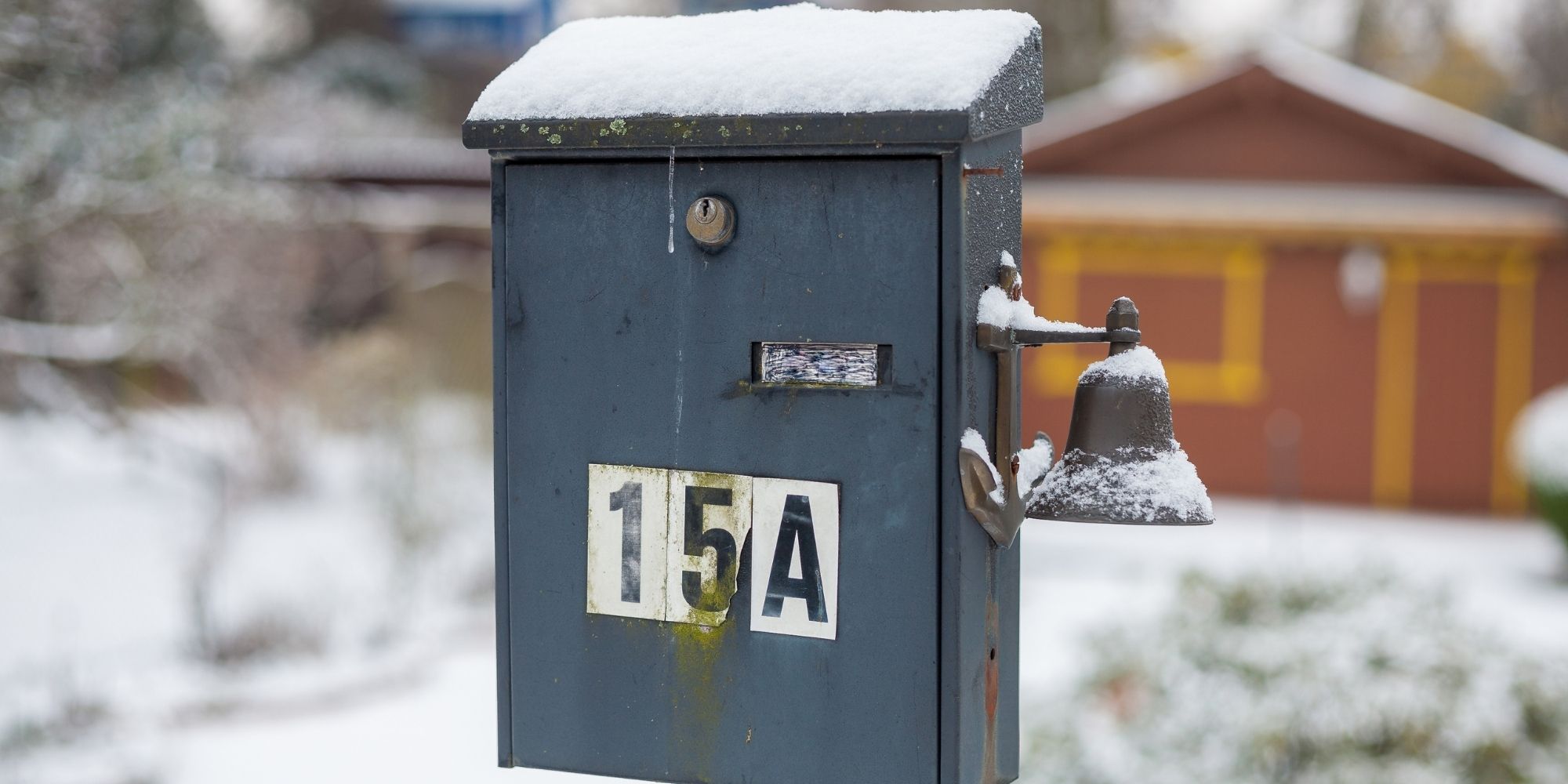 serrure de boîte aux lettres gelée
