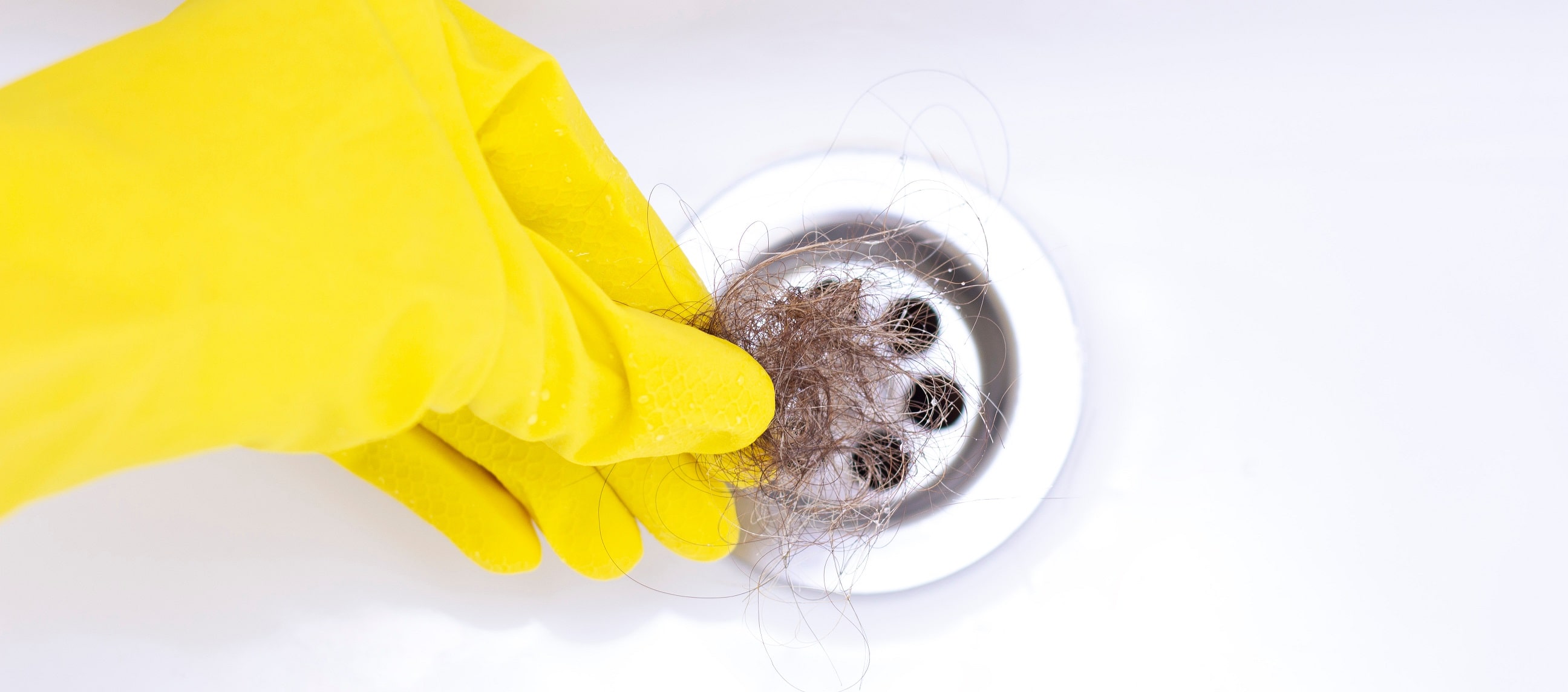 Douche bouchée et qui ne s'écoule pas à cause de cheveux
