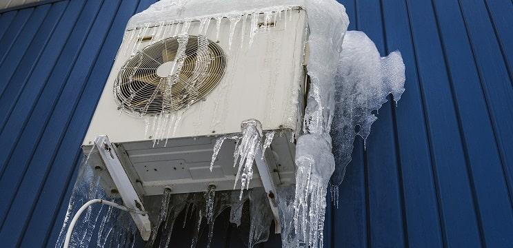 Pourquoi ma pompe à chaleur givre & que faire pour la protéger