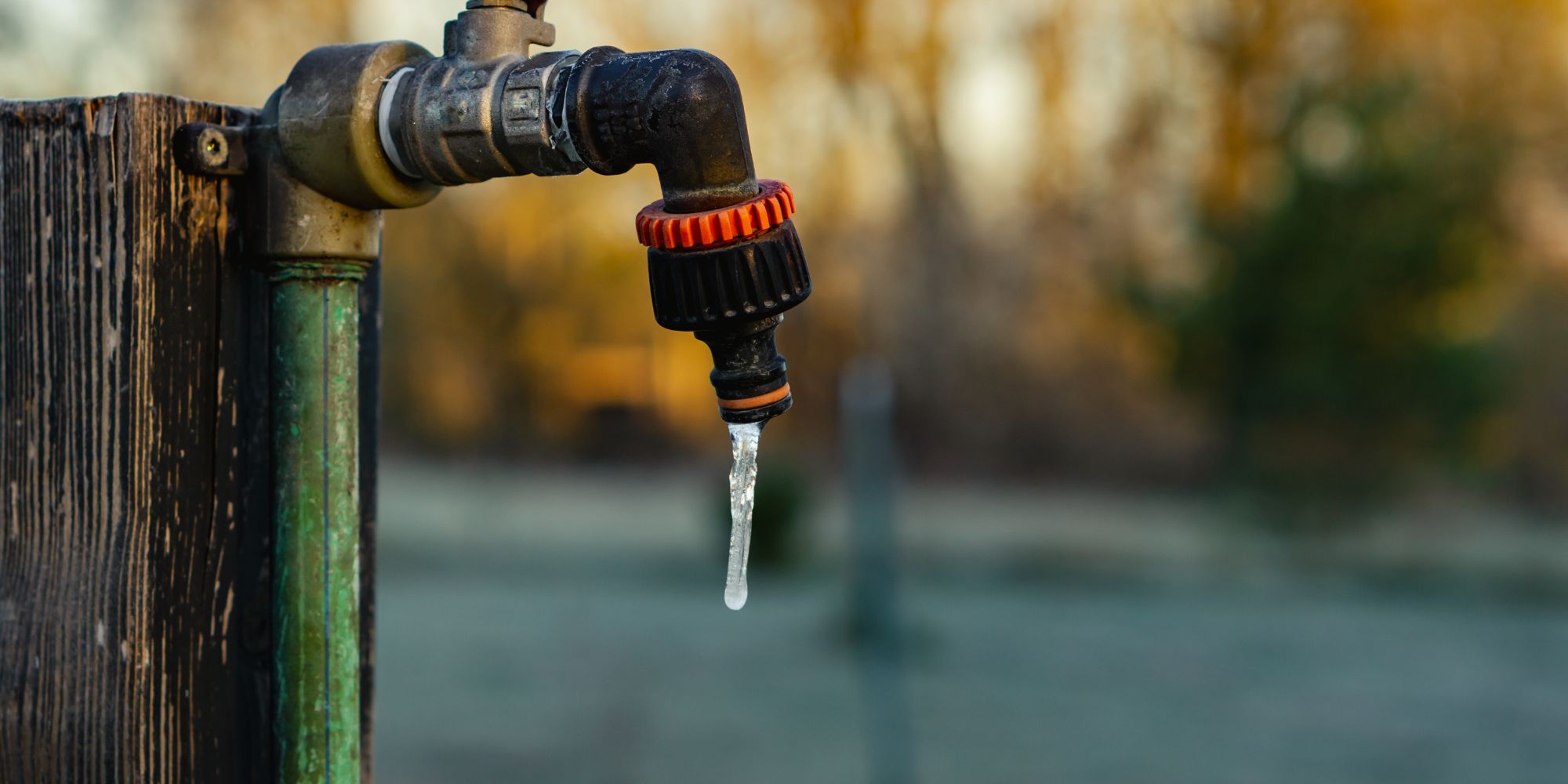 Comment bien protéger et isoler un robinet extérieur du gel ?