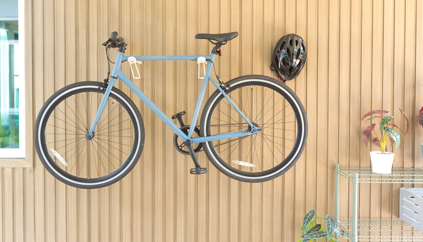 Un joli porte-vélo pour accrocher son vélo au mur - c'est déco