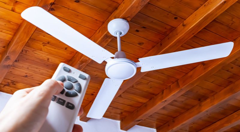 Comment Choisir un Ventilateur Plafond Silencieux ?