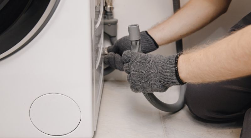 Vidange machine à laver : quand et comment vidanger votre lave-linge ?