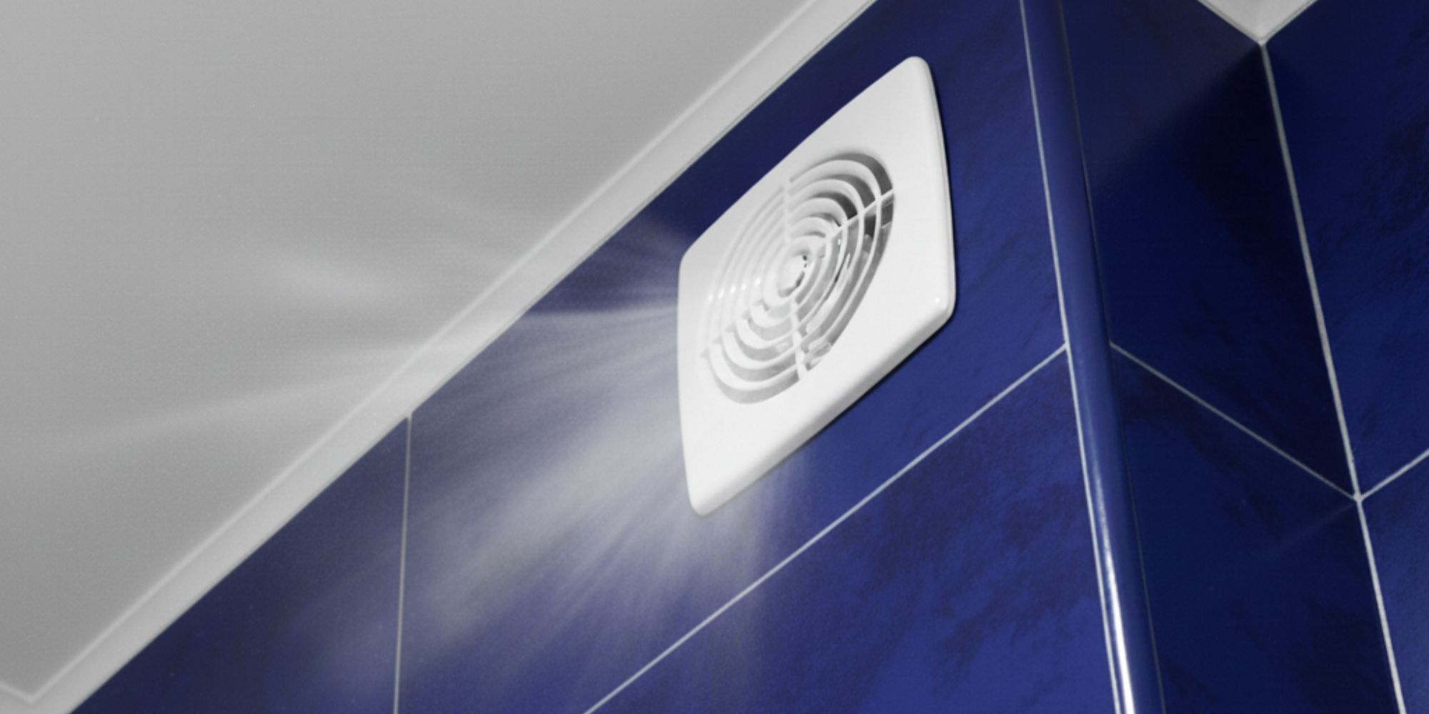 VMC de salle de bain qui souffle au lieu d'aspirer