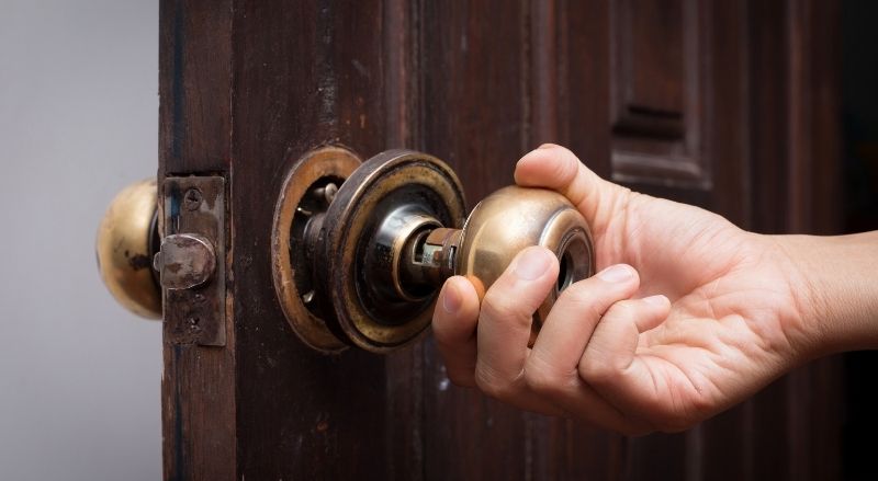 La serrure de ma porte d'entrée est bloquée, que faire ?