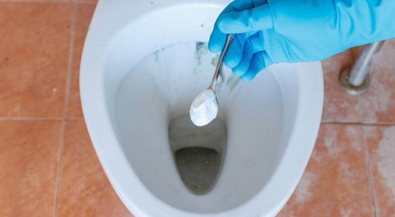 Détartrer les WC : 13 astuces pour les nettoyer en profondeur