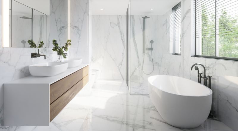 baignoire et carrelage marbré