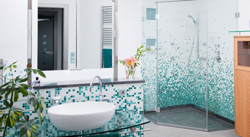 carrelage mosaique dans une douche à l'italienne