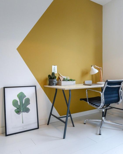 coin bureau jaune moutarde