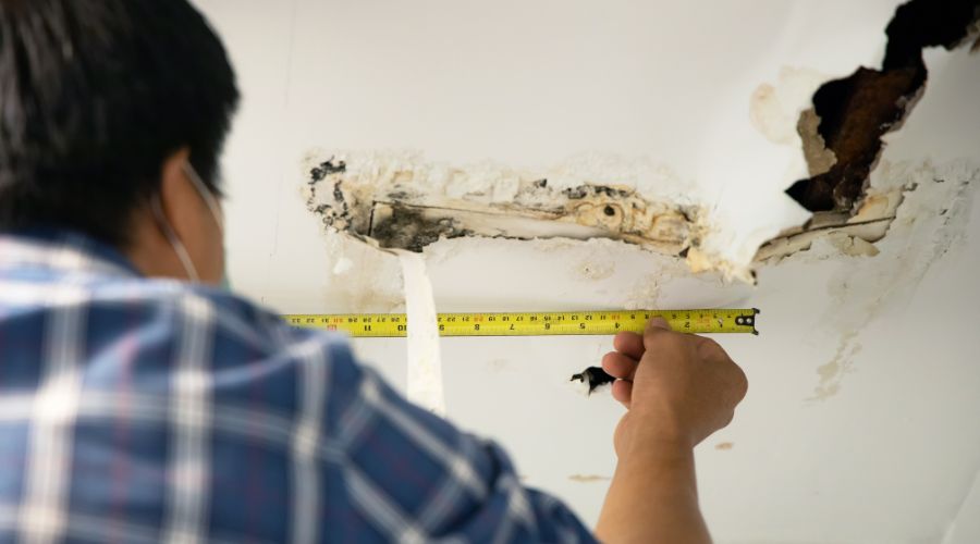 Goutte Deau Qui Tombe Du Plafond Maison