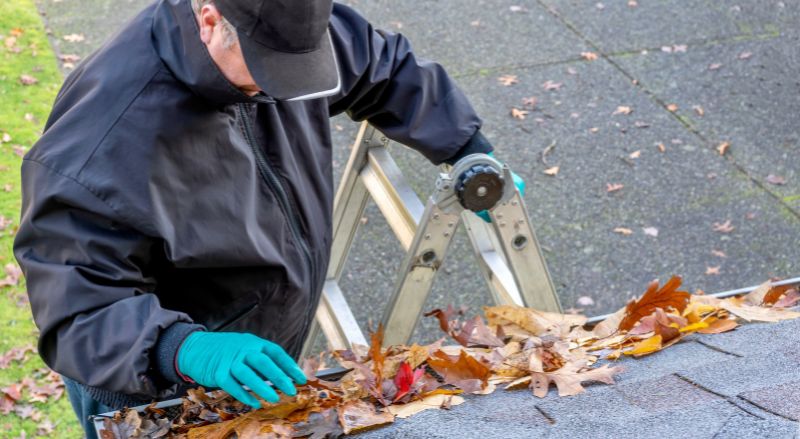 4 conseils pour nettoyer et entretenir ses gouttières