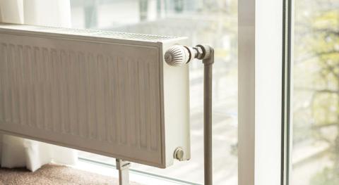 Le radiateur brique réfractaire permet de nombreuses économies d'énergie toute l'année, ce qui rentabilise son prix excessif.