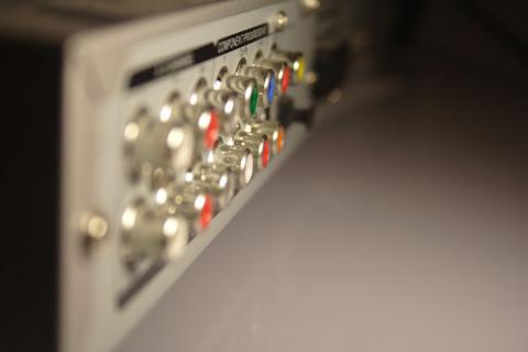 prise de connectique coaxiale