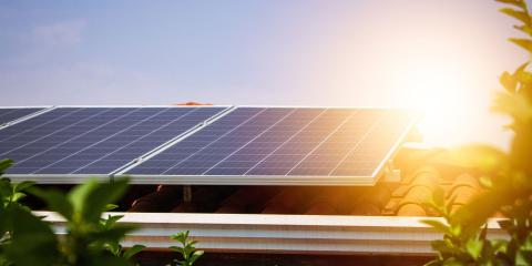 panneau solaire sur un toit pour système solaire combiné