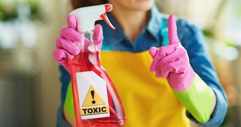 Les produits toxiques et polluants sont nombreux à la maison.
