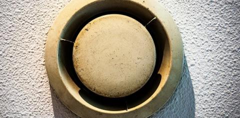 Vue d'une bouche de VMC